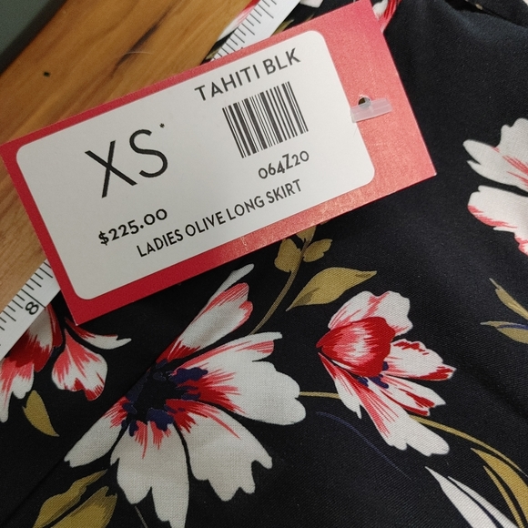 Velvet by Graham and Spencer Skirt - Picture 6 of 7